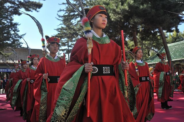 Китайці підозрюють, що мають "божественне" походження Китайці підозрюють, що мають "божественне" походження