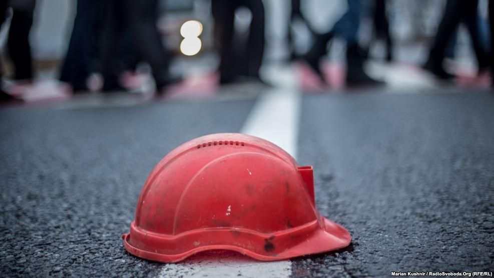 У шахті на Донеччині стався обвал породи, є жертва У шахті на Донеччині стався обвал породи, є жертва