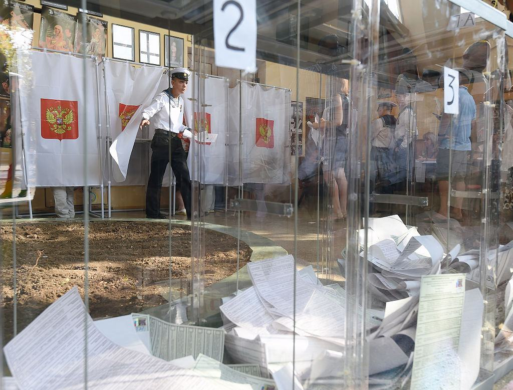 Из-за псевдовыборов в Крыму санкции могут применить еще к 1,5 тысячи человек