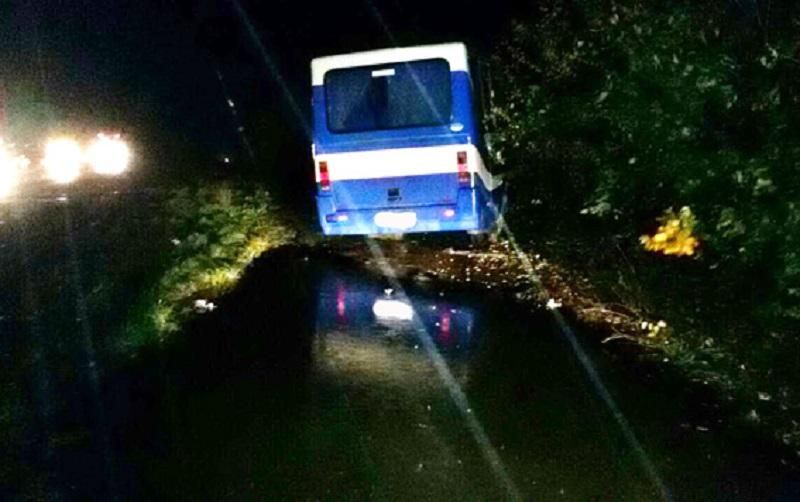 Жахлива аварія на Рівненщині: постраждали 11 людей, водій загинув