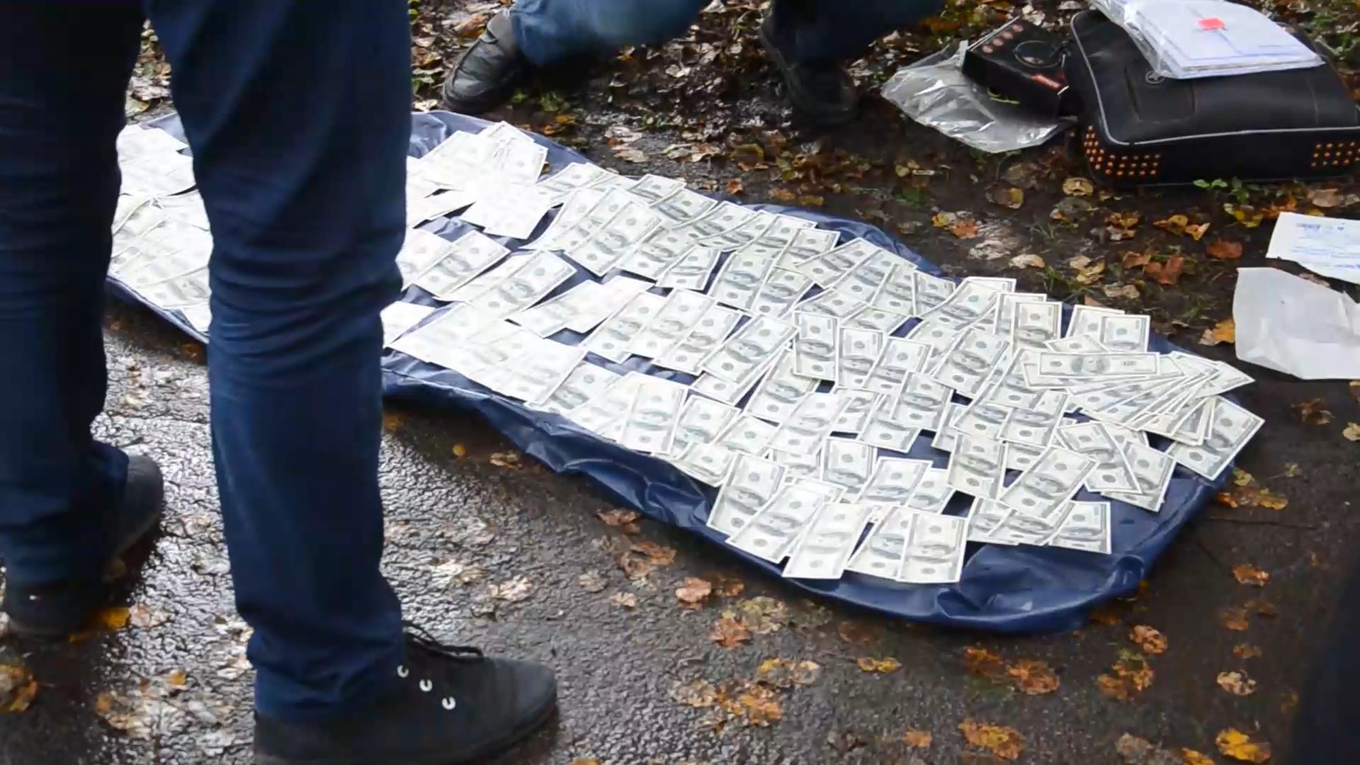 В Ивано-Франковске чиновник погорел на рекордной взятке В Ивано-Франковске чиновник погорел на рекордной взятке