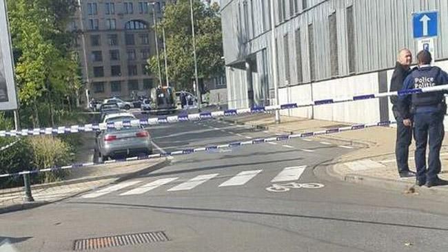 Неизвестный напал с ножом на полицейских в Брюсселе: есть раненые