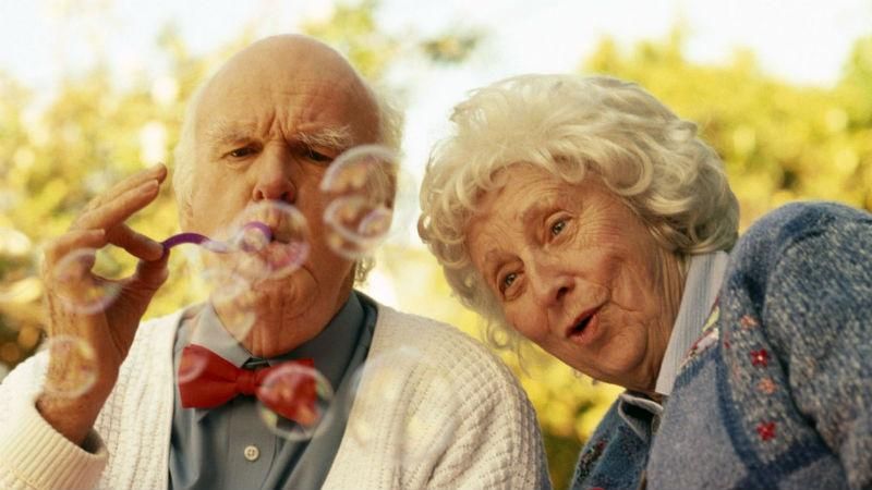 Розенко заверил, что украинцам не будут повышать пенсионный возраст Розенко заверил, что украинцам не будут повышать пенсионный возраст