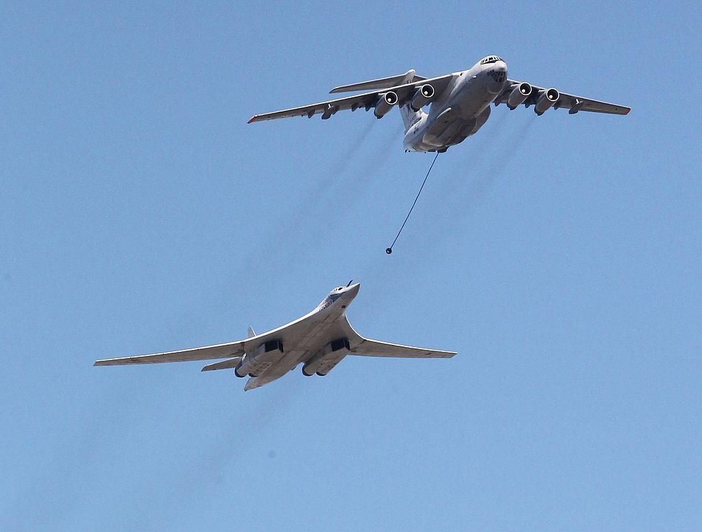 Российские бомбардировщики пролетели до Испании мимо пяти стран Европы Российские бомбардировщики пролетели до Испании мимо пяти стран Европы