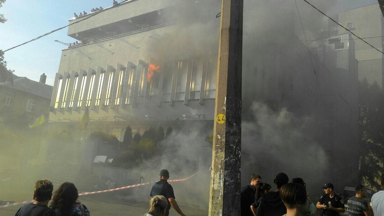 Підпал "Інтера" розслідуватимуть як теракт Підпал "Інтера" розслідуватимуть як теракт