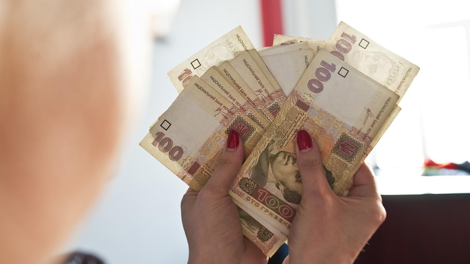 Готівковий курс валют на 6 жовтня: гривня подешевшала на кілька копійок Готівковий курс валют на 6 жовтня: гривня подешевшала на кілька копійок