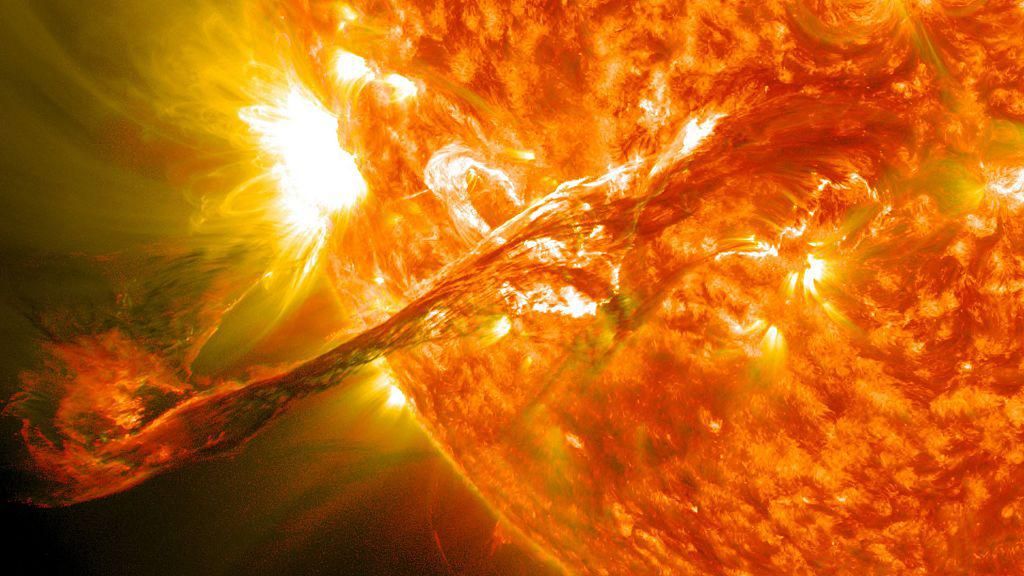 Как выглядят вспышки на солнце: впечатляющее видео от NASA