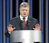 Порошенко вступив у суперечку зі студентом через війну