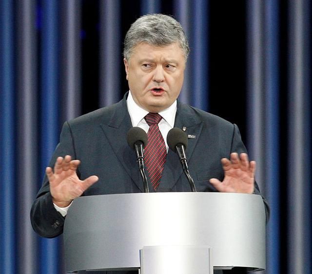 Порошенко вступил в спор со студентом из-за войны