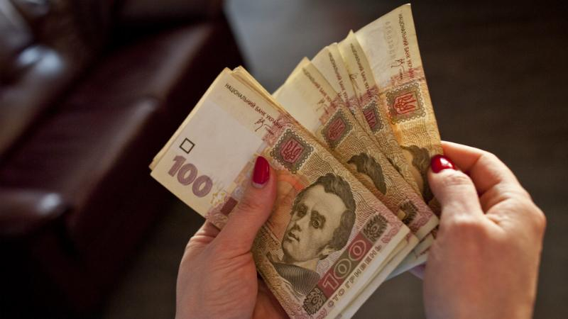 Курс валют на 10 октября: гривня медленно, но уверенно укрепляет позиции