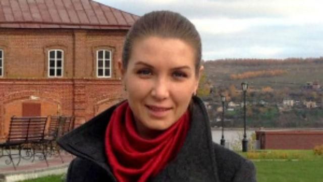 В Криму побили чиновницю після питання про зарплату В Криму побили чиновницю після питання про зарплату