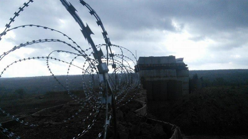 Фотофакт: Наблюдательный пункт у Золотого, оборудованный для ОБСЕ, пустой Фотофакт: Наблюдательный пункт у Золотого, оборудованный для ОБСЕ, пустой