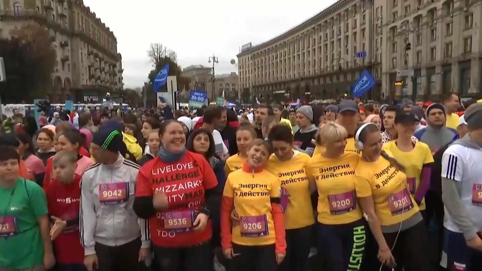 Забег под дождем: в Киеве начался международный марафон Забег под дождем: в Киеве начался международный марафон