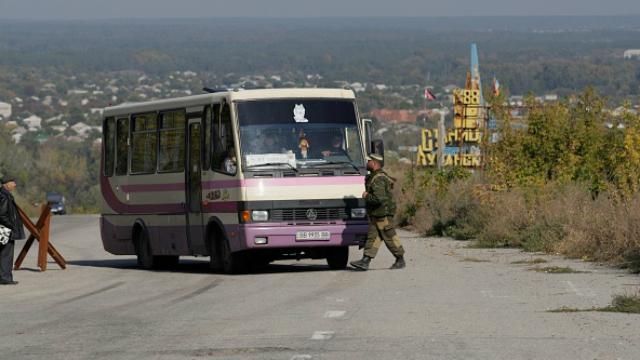 В Минобороны передумали отводить войска возле Станицы Луганской