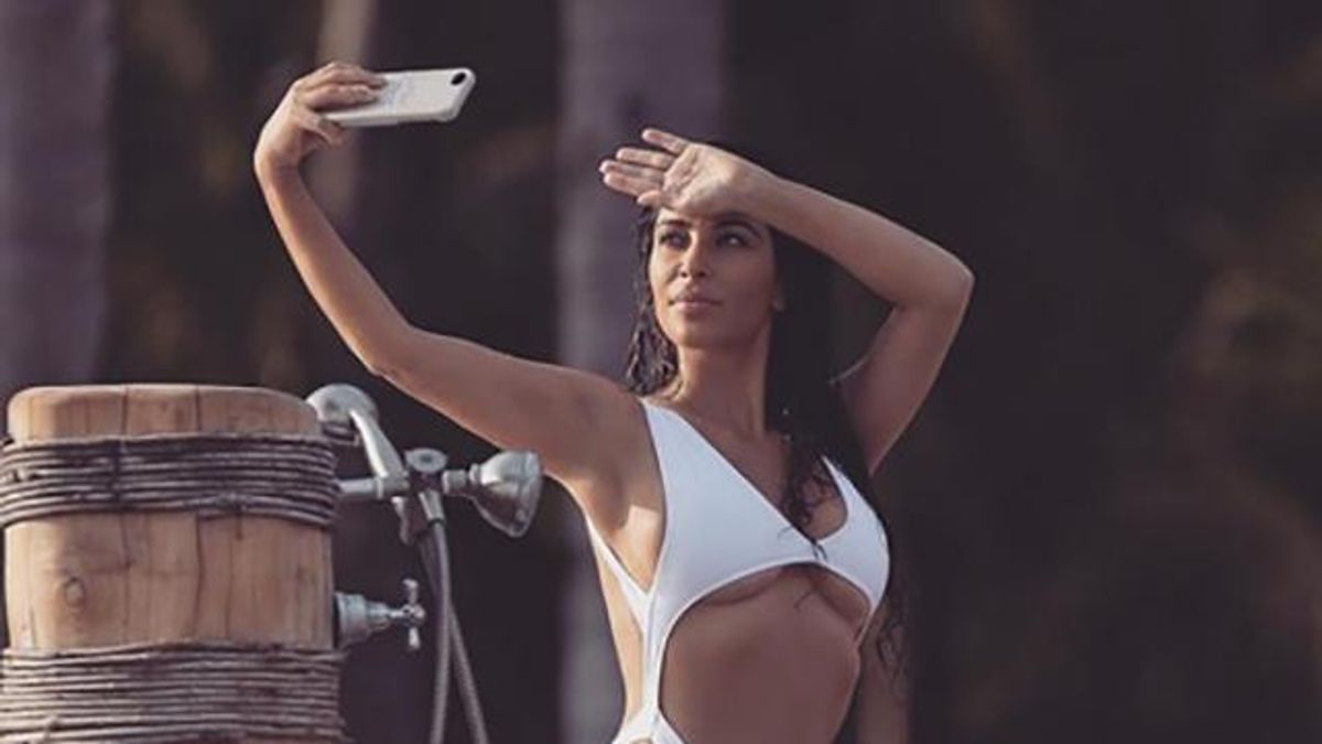 Кім Кардашян висміяли у Charlie Hebdo 