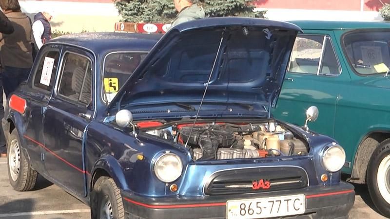 На Тернопольщине продолжается грандиозное ралли ретро-автомобилей
