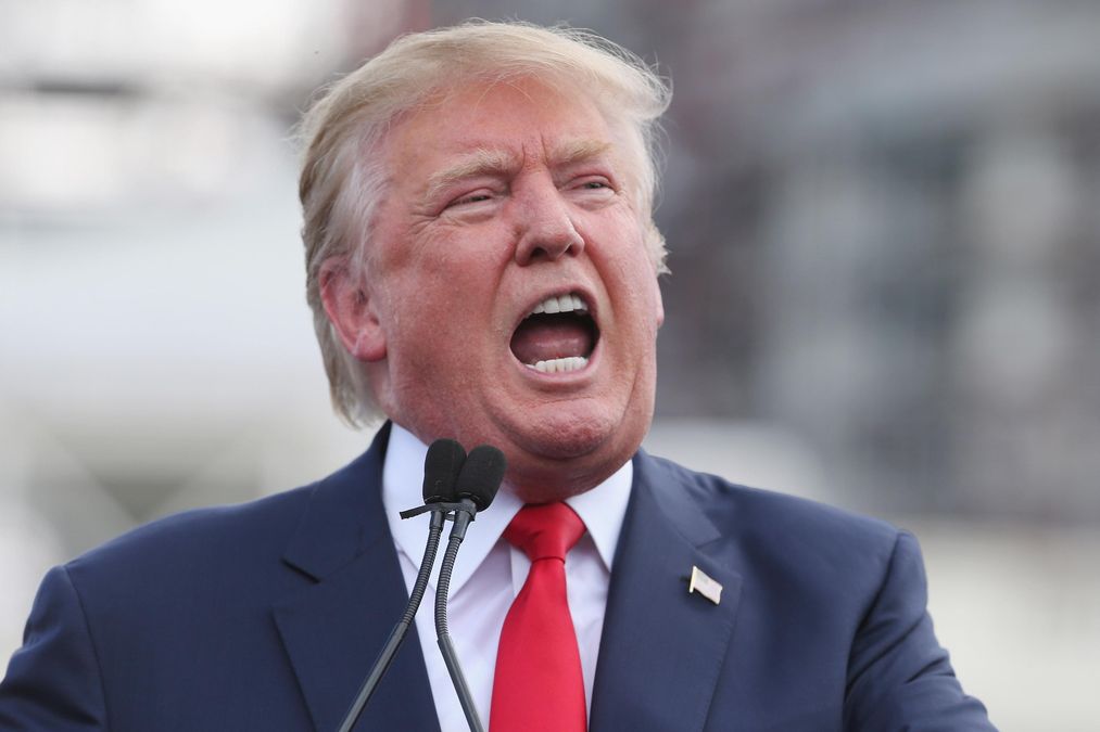 Разгорелся очередной скандал вокруг Дональда Трампа Разгорелся очередной скандал вокруг Дональда Трампа