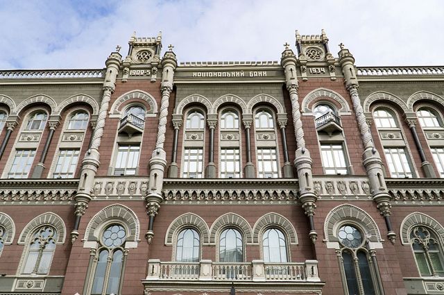 Нацбанк посвятил монету волонтерам Нацбанк посвятил монету волонтерам