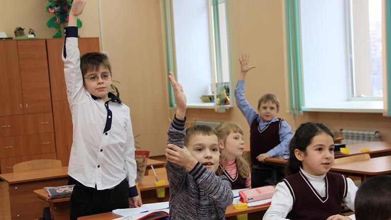 Минобразования обязал учителей общаться исключительно на украинском