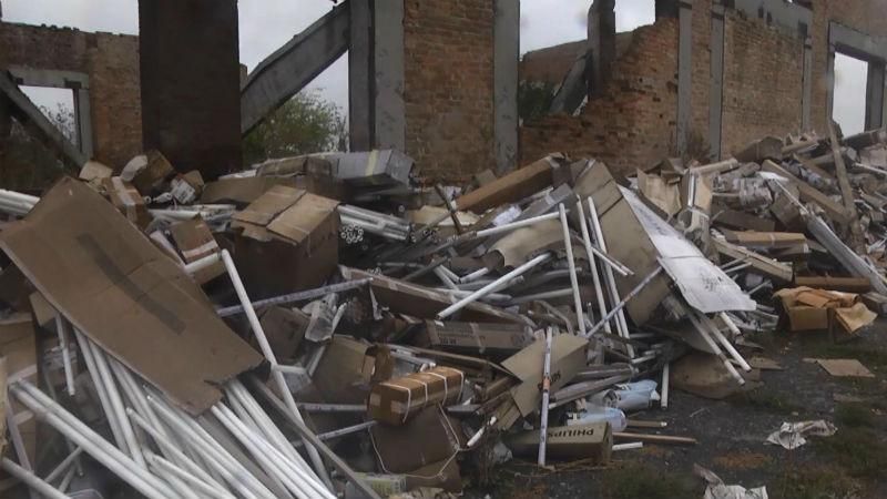 Горы ртутных ламп нашли на Полтавщине: экологи предупреждают об опасности Горы ртутных ламп нашли на Полтавщине: экологи предупреждают об опасности