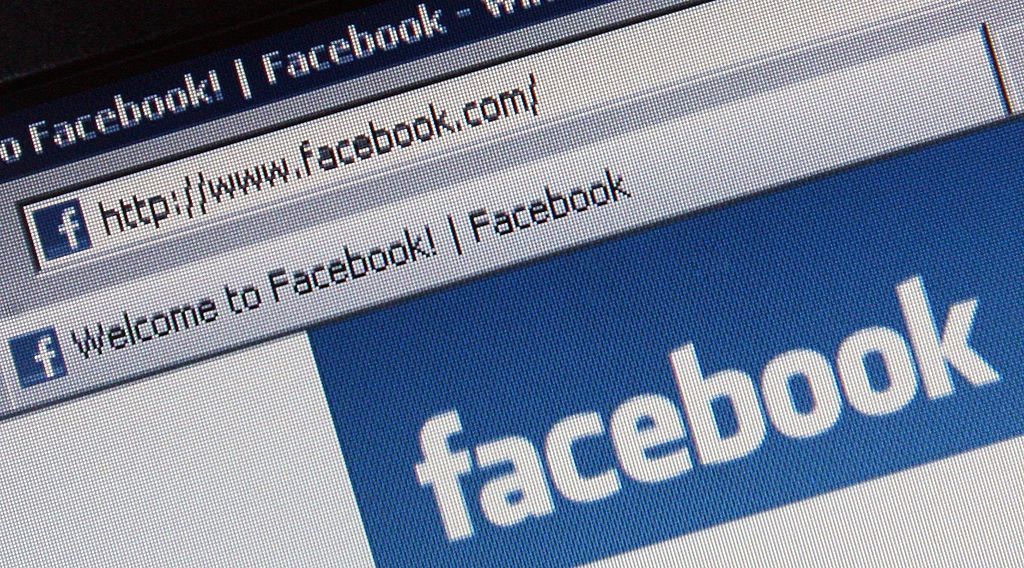 В одній з найбільших країн світу на добу заблокують Facebook