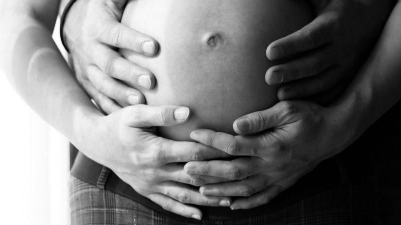 Дитина померла в лоні матері після прийому таблетки, яка зупиняє пологи Дитина померла в лоні матері після прийому таблетки, яка зупиняє пологи