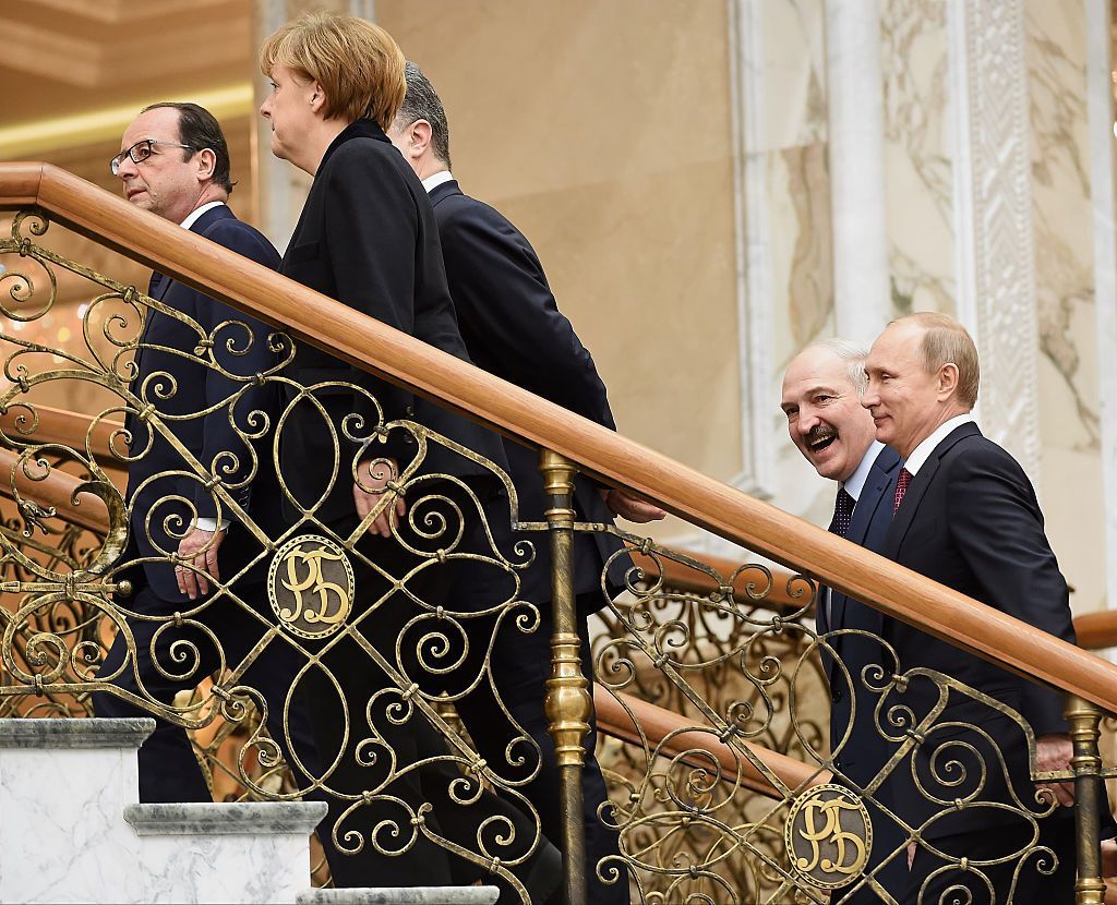 Меркель хочет собрать Путина и Порошенко за ужином