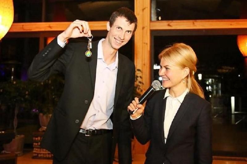 Олимпийскому чемпиону Бондаренко подарили квартиру Олимпийскому чемпиону Бондаренко подарили квартиру