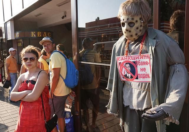 В России уже просят не снимать санкции из страны В России уже просят не снимать санкции из страны