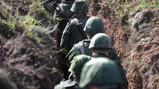 Полторак объяснил, почему возле Станицы Луганской не отводят войска Полторак объяснил, почему возле Станицы Луганской не отводят войска