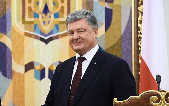 У Порошенко стабильная зарплата: стало известно о заработке в сентябре У Порошенко стабильная зарплата: стало известно о заработке в сентябре