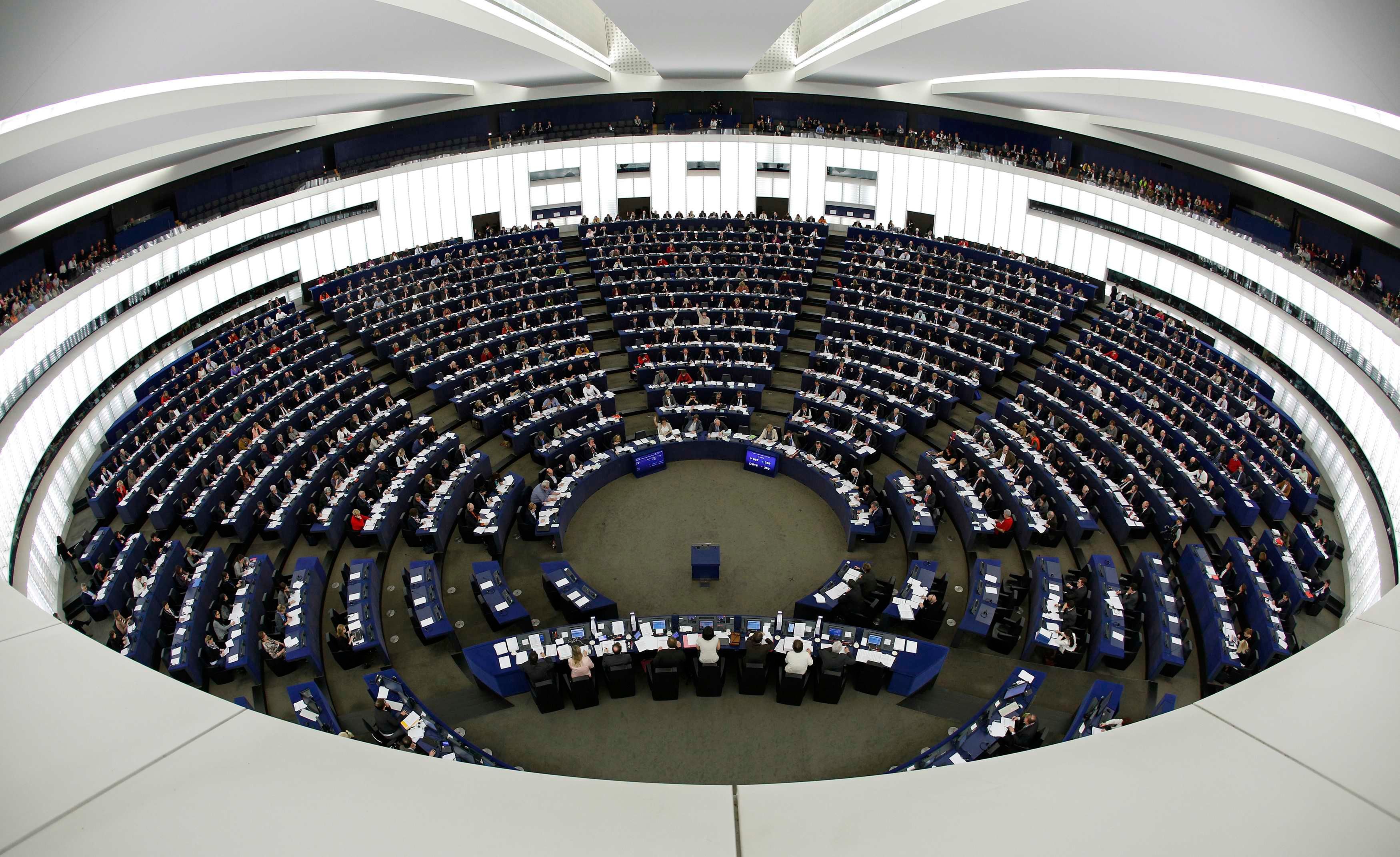 Совет Европы требует у России вывести войска из Украины Совет Европы требует у России вывести войска из Украины