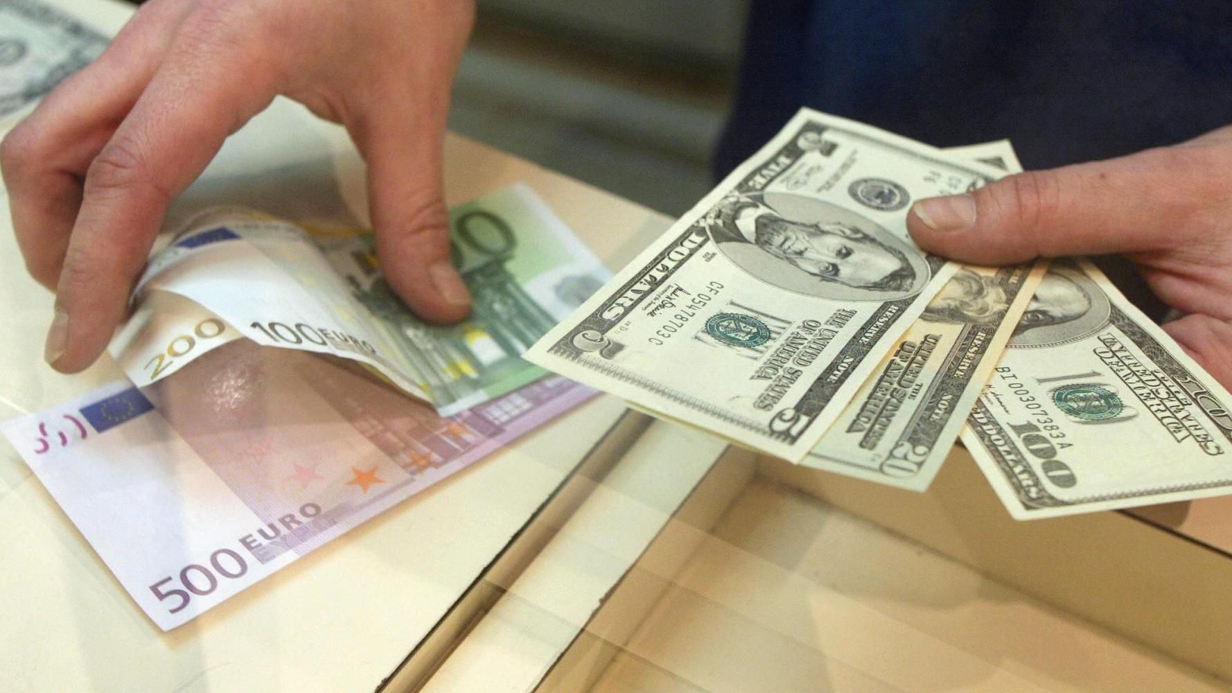 Готівковий курс валют на 12 жовтня: євро суттєво втратив Готівковий курс валют на 12 жовтня: євро суттєво втратив