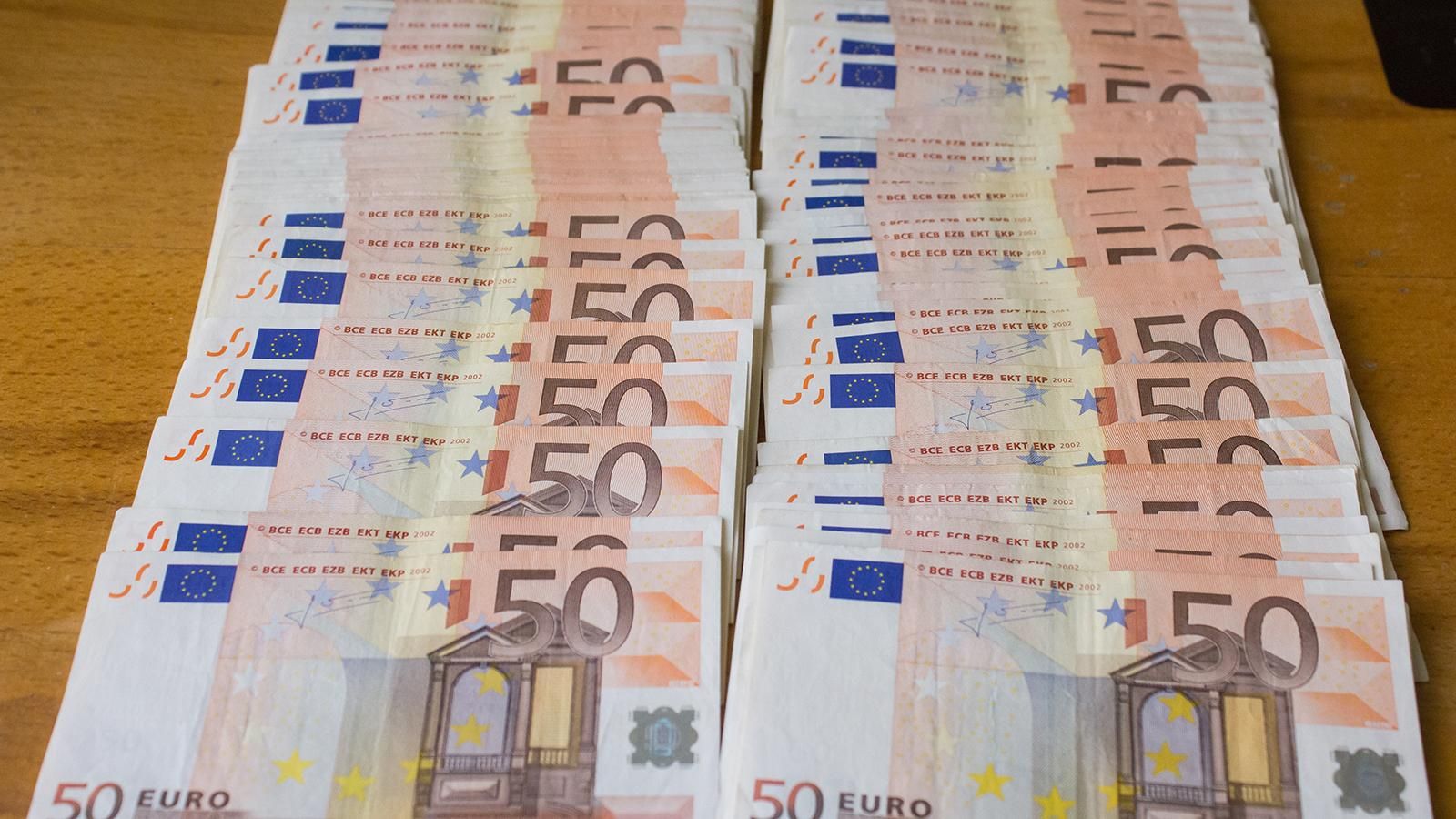 Готівковий курс валют 12 жовтня: євро продовжує стрімко дешевшати
