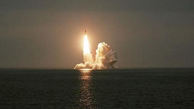 Росія лякає світ запуском трьох балістичних ракет Росія лякає світ запуском трьох балістичних ракет