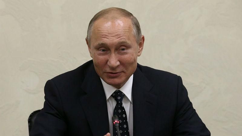 Путин заказал мини-скульптуры чиновников на тысячи долларов, среди них и Янукович Путин заказал мини-скульптуры чиновников на тысячи долларов, среди них и Янукович