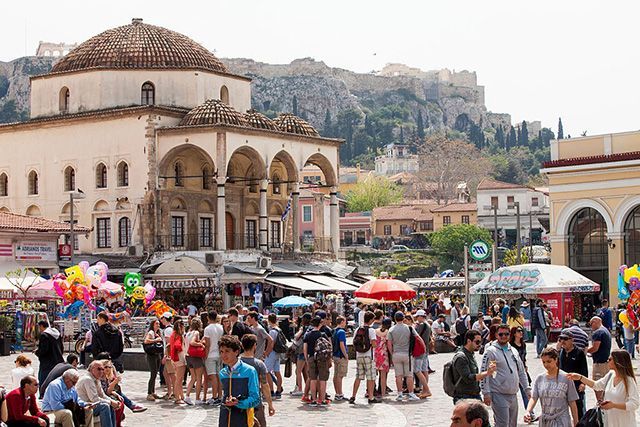 В Афинах взорвали книжный магазин В Афинах взорвали книжный магазин