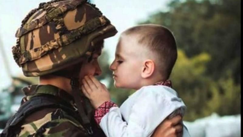 Як маленькі волонтери допомагають бійцям АТО Як маленькі волонтери допомагають бійцям АТО