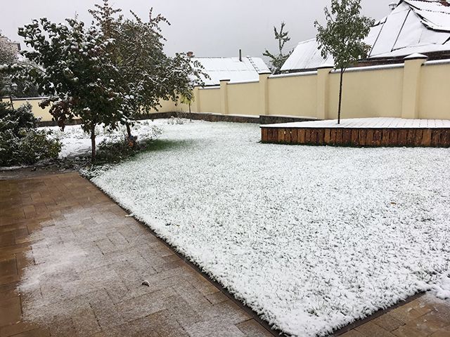 Вінницю засипало першим снігом Вінницю засипало першим снігом