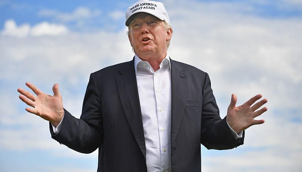 Трампа обвинили в сексуальных домогательствах Трампа обвинили в сексуальных домогательствах