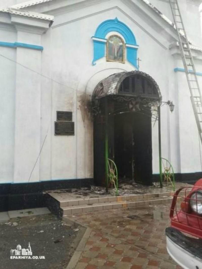 Храм УПЦ Московського патріархату згорів на Одещині Храм УПЦ Московського патріархату згорів на Одещині