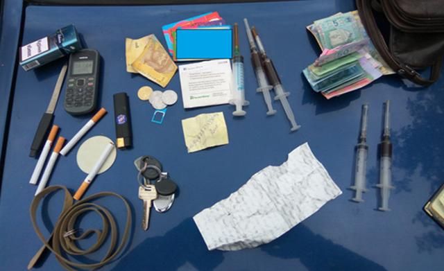 Полиция поймала торговку наркотиками в школе Умани