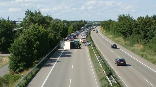 Украинский микроавтобус стал причиной ДТП в Польше: много пострадавших