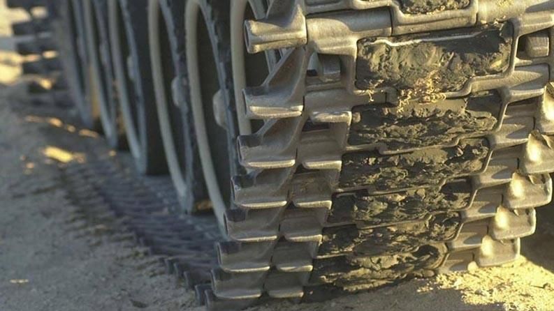 Военная машина раздавила женщину в зоне АТО Военная машина раздавила женщину в зоне АТО