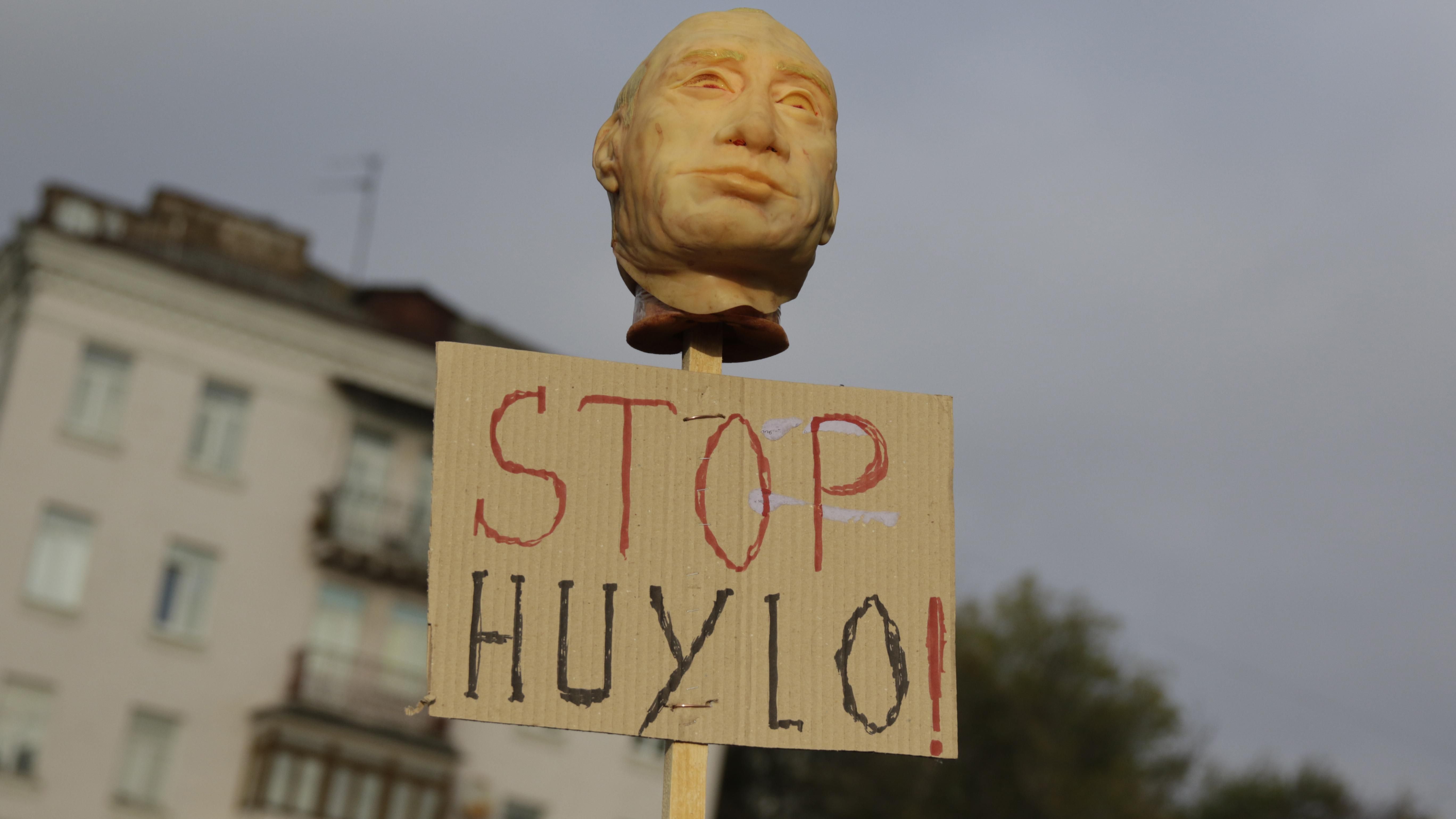 Під посольством Росії у Києві гаряче: з'явились фото Під посольством Росії у Києві гаряче: з'явились фото