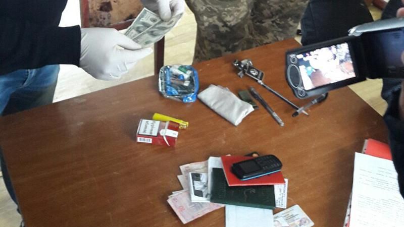 26 тисяч гривень від контрактника вимагали офіцери на Одещині 26 тисяч гривень від контрактника вимагали офіцери на Одещині