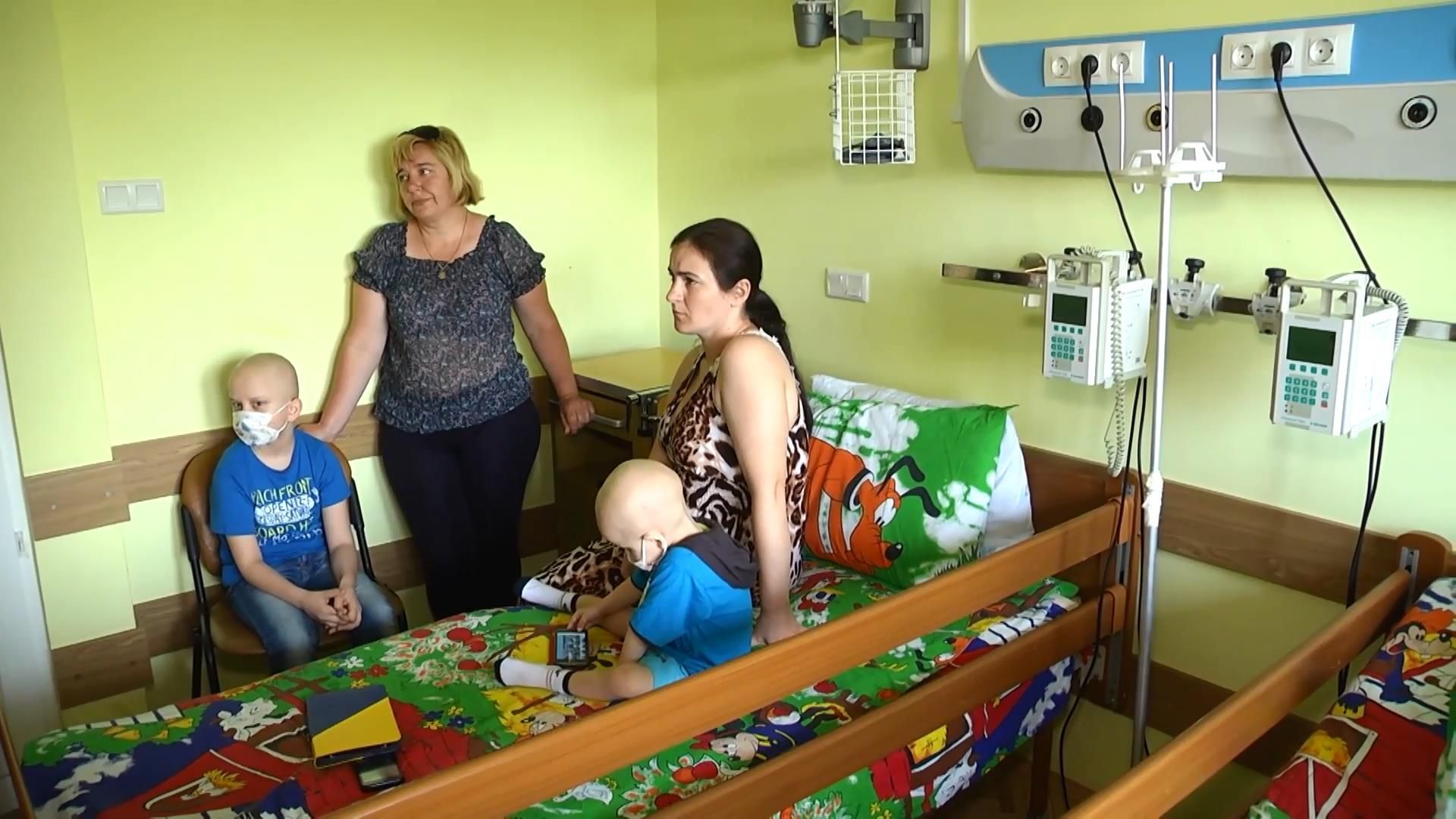 Флешмоб для помощи неизлечимо больным детям дошел к Украине