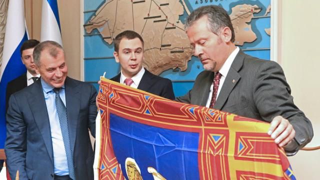 Итальянские депутаты отличились странными заявлениями во время визита в оккупированный Крым Итальянские депутаты отличились странными заявлениями во время визита в оккупированный Крым