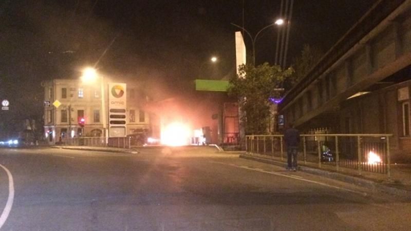 Авто влетело в АЗС в Одессе: появилось эффектное видео Авто влетело в АЗС в Одессе: появилось эффектное видео