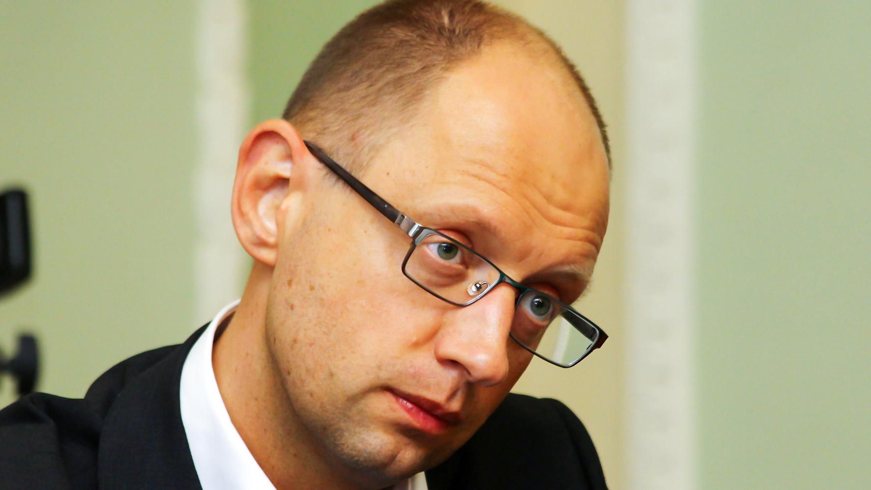 Яценюк на лавочке-"кролике" шокировал Авакова Яценюк на лавочке-"кролике" шокировал Авакова